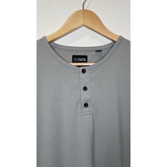 Cuts Clothing Shirt Mens XL Gray Split Hem Henley Tee Short Sleeve Soft - Picture 2 of 9